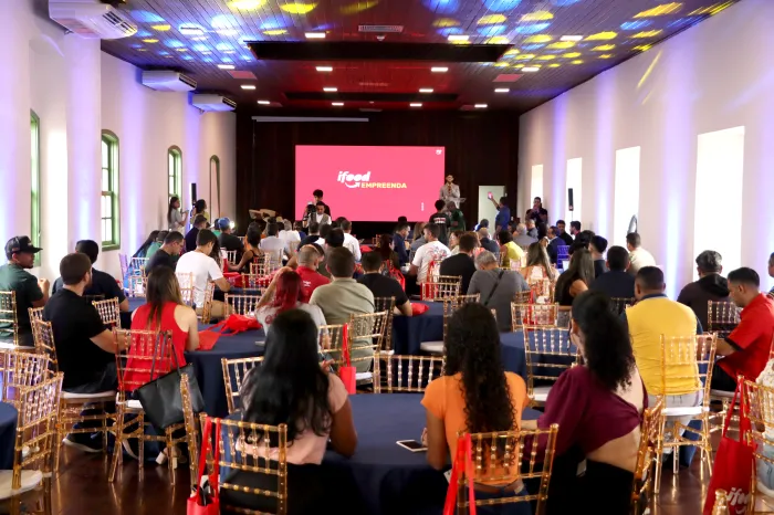 Parceria entre Governo, Ifood, Sebrae e Abrasel capacita empresários do setor de alimentação e delivery
