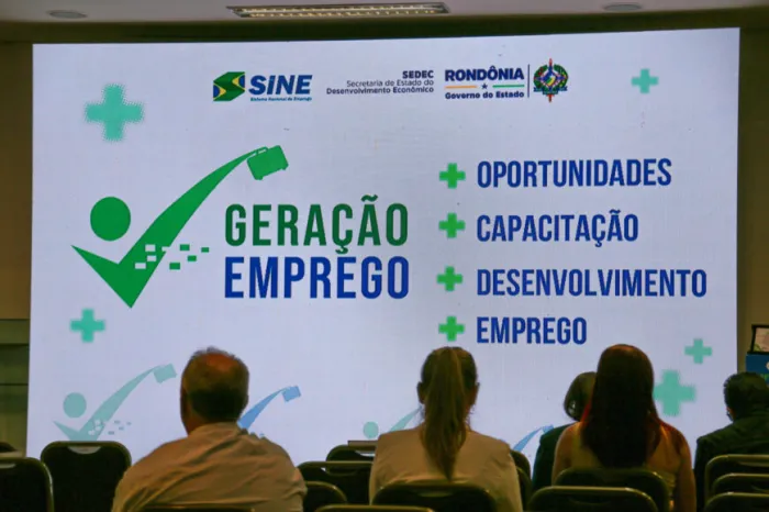 As principais vagas disponíveis nesta semana são para cargos como vendedor, motorista de caminhão, operador de caixa, entre outros
