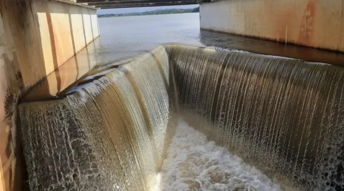 Equipamento funciona como reservatório de água e regulariza vazão do manancial / Foto: Ascom Deso