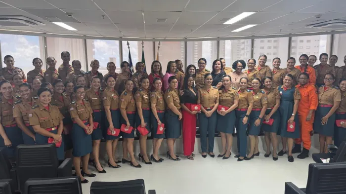Bombeiras são homenageadas em solenidade comemorativa ao Dia Internacional da Mulher