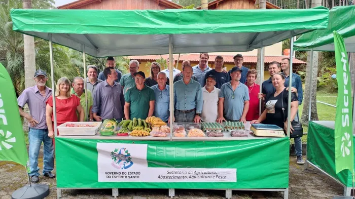 Governo do Estado fortalece feira agrícola de Marechal Floriano com novas barracas
