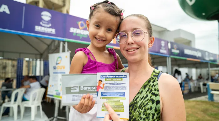 Gabrielle de Mário Silva retirou o Cartão CMais SER Criança | Foto: Thiago Santos
