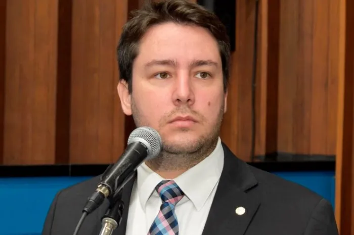 PL proíbe penalidades para pais que não vacinarem os filhos contra Covid