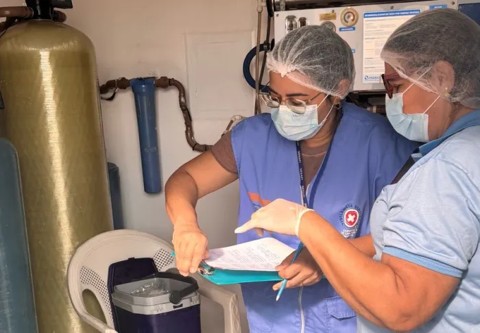 Vigilância Sanitária realiza análise de água em serviço de hemodiálise no município de Picos