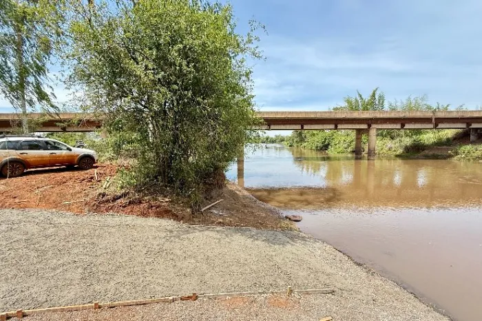 Primeira rampa pública no Rio Dourados é entregue com articulação do dep. Renato Câmara
