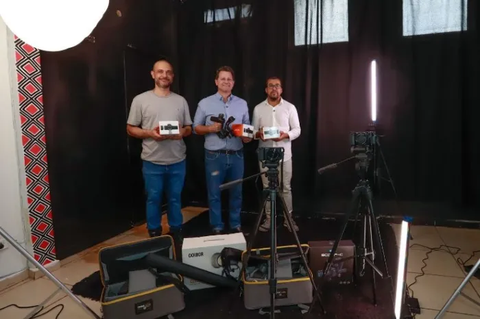 Escola Reis Veloso é a primeira de Dourados com estúdio e quadra de beach tênis