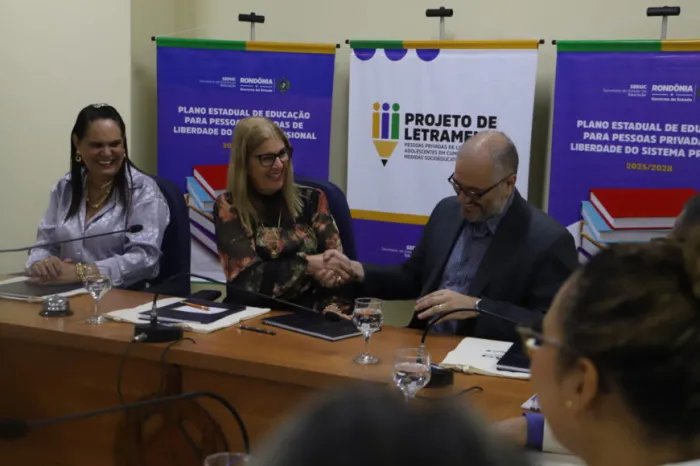 O Plano visa proporcionar a construção de fluxos e procedimentos para as ações educacionais no Sistema Prisional