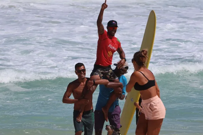 Alexandre Escobar vence primeira etapa do Circuito Brasileiro de Surfe em Saquarema
