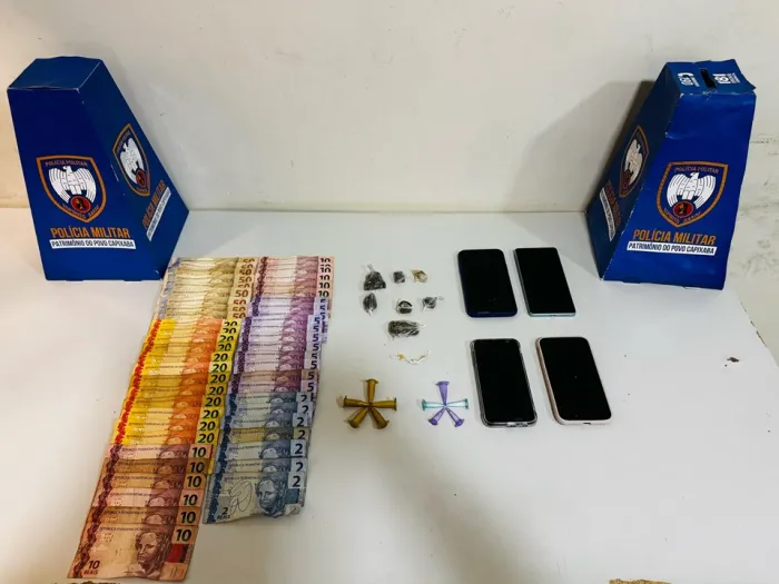 Militares apreendem drogas e detém indivíduo com mandado de prisão em aberto em Guarapari