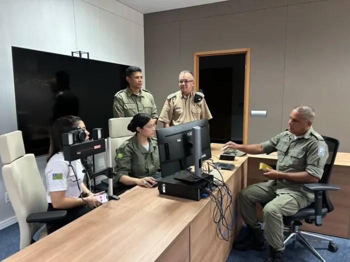 Polícia Militar realiza mutirão de emissão da nova carteira de identidade no TJ-PI