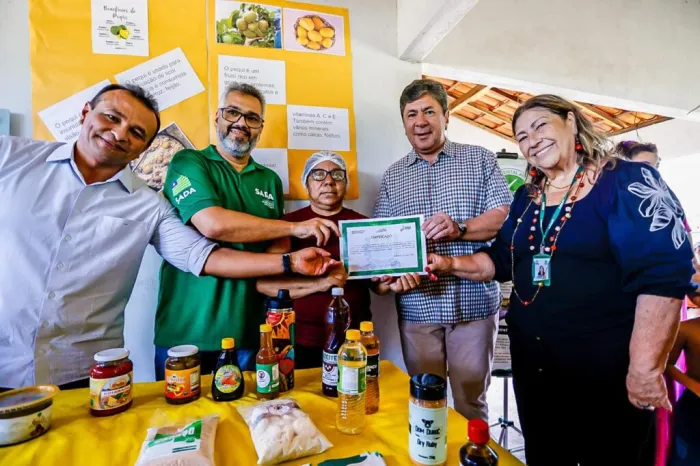 Agricultores participam de curso sobre processamento e aproveitamento do pequi em Capitão de Campos