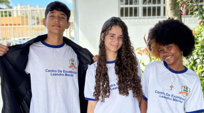 Kits escolares são entregues às escolas da rede estadual por meio do Profin