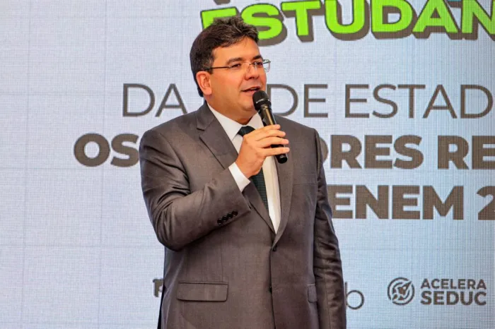 Governador anuncia premiação para gerências de educação que baterem a meta do Ideb