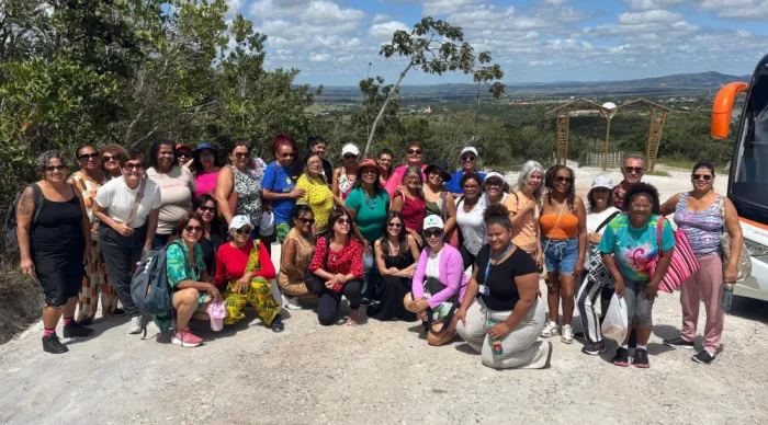 Aposentados do Programa Melhor Idade fazem visita especial ao Parque dos Falcões
