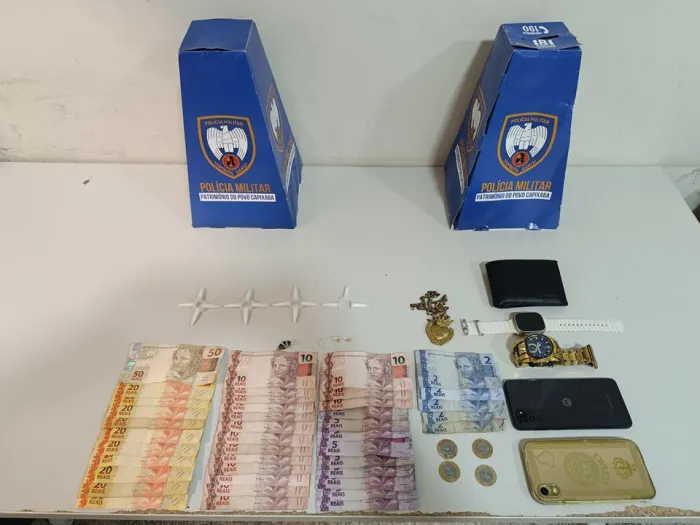 Polícia Militar realiza apreensões de entorpecentes em diferentes bairros de Guarapari