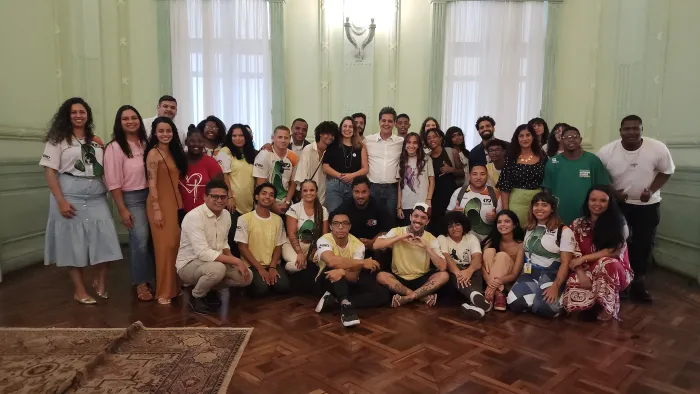 Jovens dos CRJs aprovados no Ensino Superior e Técnico são recebidos no Palácio Anchieta