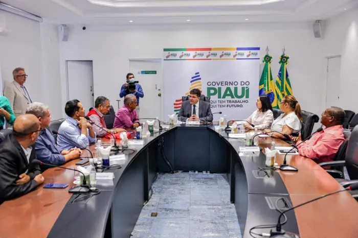 Rafael Fonteles reúne Centrais Sindicais para discutir pautas trabalhistas
