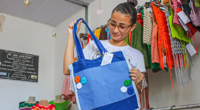 Deso dá destinação sustentável a uniformes inutilizados e potencializa desenvolvimento socioeconômico