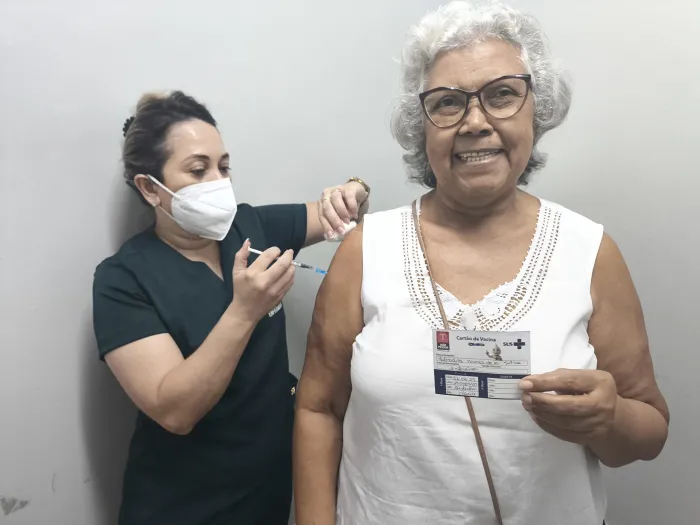 Vacina que protege contra Influenza está disponível para grupos prioritários na Rede Municipal de Saúde
