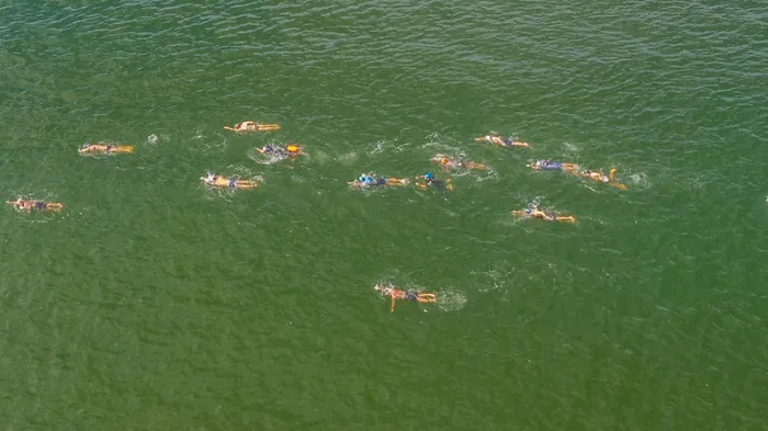 Circuito de travessias movimenta Bertioga com desafios na água e na areia