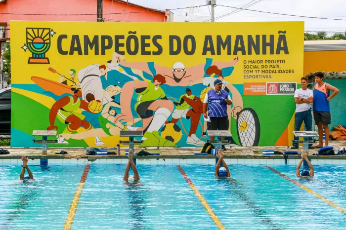 Fundação Campeões do Amanhã inicia aulas de natação e inscrições continuam abertas
