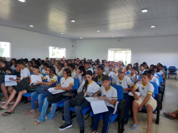 Aulão preparatório para o Saeb impulsiona alunos rumo ao sucesso educacional