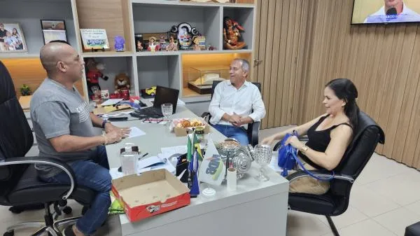 Em Cuiabá vereador assegura veículo para Secretaria da Mulher através de emenda parlamentar