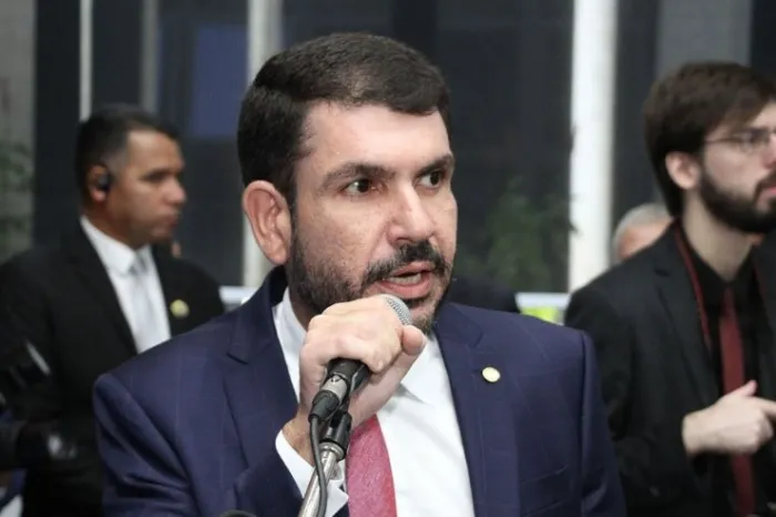 Deputado Jamilson solicita investimentos em infraestrutura para o município de Pedro Gomes