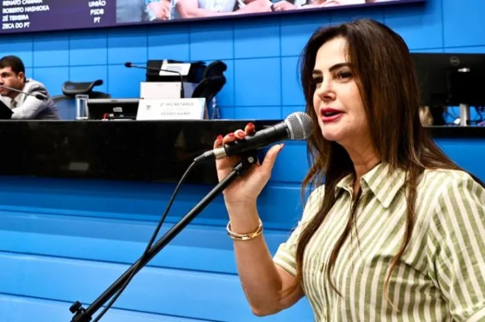 Para Caracol, Mara Caseiro solicita equipamentos para atender alunos com deficiência