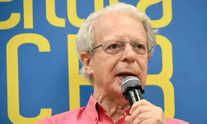 Frei Betto realiza bate-papo literário com estudantes da rede estadual de Educação