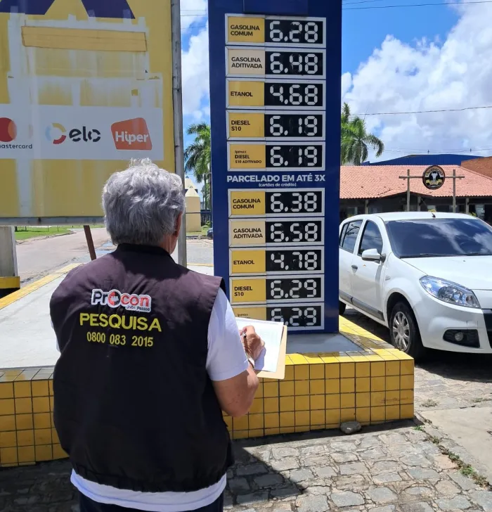 Procon-JP registra diferença de 0,35 no preço do litro da gasolina comum em João Pessoa