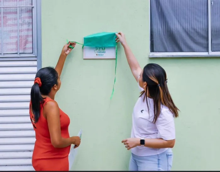 Prefeita em exercício, Dayse Silva entrega casas populares a famílias da zona rural de Caruaru