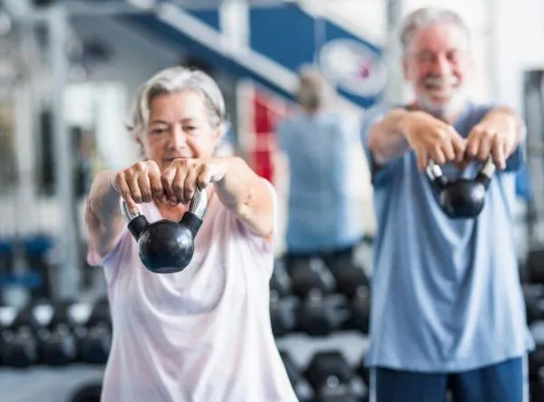 Presidente da Câmara sugere criação de centro poliesportivo para idosos na Zona Leste