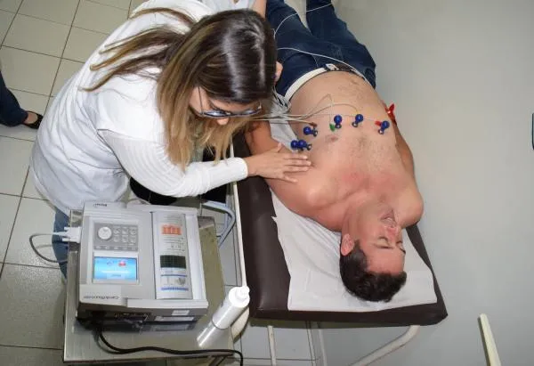 Vereador recomenda equipar todas as UBSs com aparelhos de eletrocardiograma para agilizar diagnóstico cardíaco