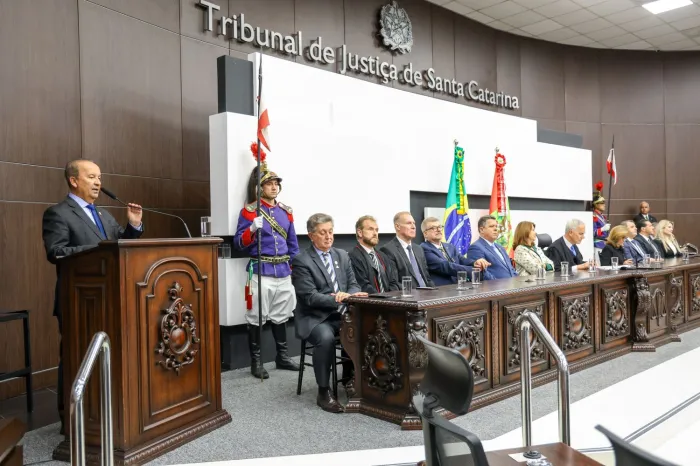 Jorginho Mello participa da posse do presidente do Tribunal Regional Eleitoral de Santa Catarina