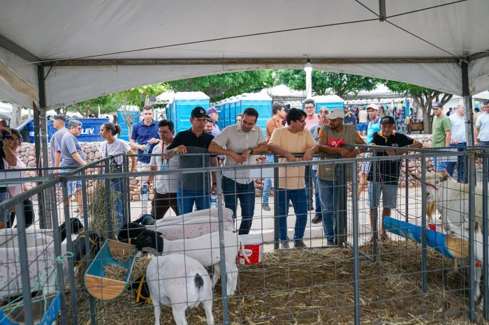 Lucas Ribeiro participa da Expo Agro Peixe em Boqueirão e reforça ações do governo no Cariri paraibano