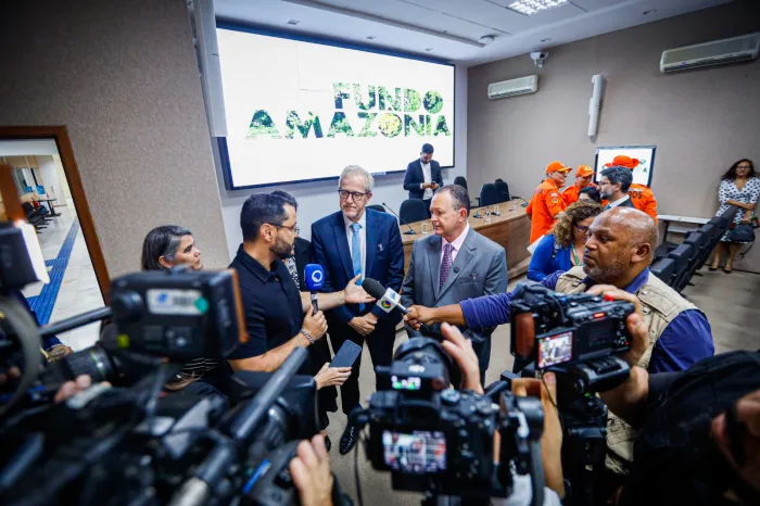 Em Brasília, Brandão assina contrato de R$ 45 milhões para reforçar combate a incêndios no Maranhão