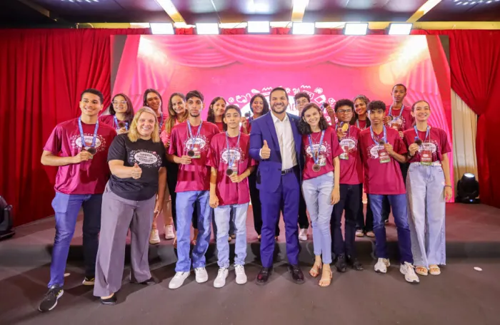 Seduc anuncia pagamento de bolsas para mais de 500 medalhistas das olimpíadas do conhecimento