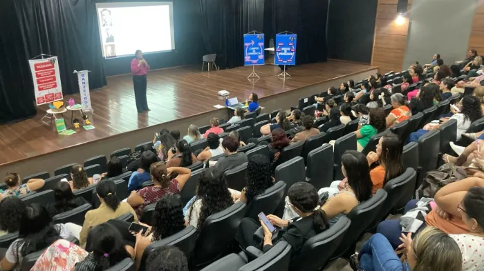 Semed promove formação com profissionais da educação infantil
