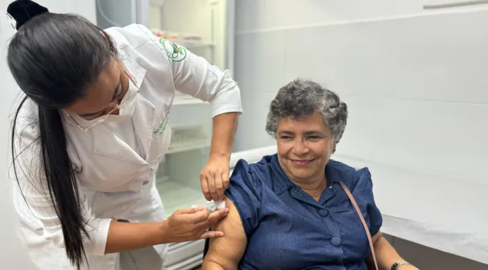 Ipesaúde inicia vacinação gratuita contra influenza na Sala de Vacina do instituto