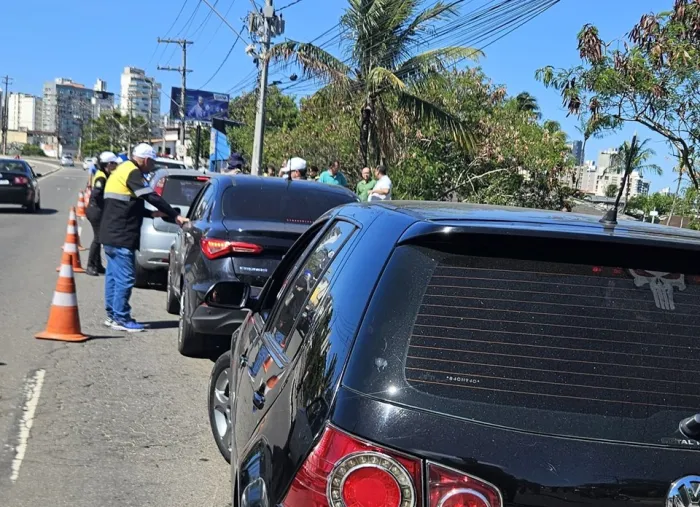 Detran|ES realiza ação de fiscalização e educação de trânsito em Guarapari