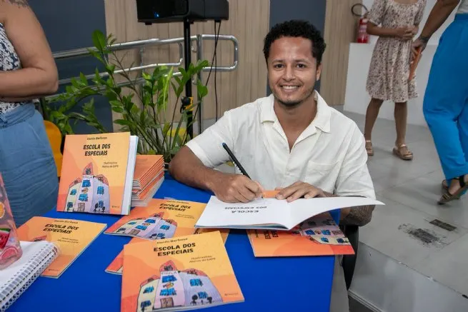 Professor da rede municipal de São Sebastião lança livro ‘Escola dos Especiais’ inspirado em alunos da Educação Inclusiva