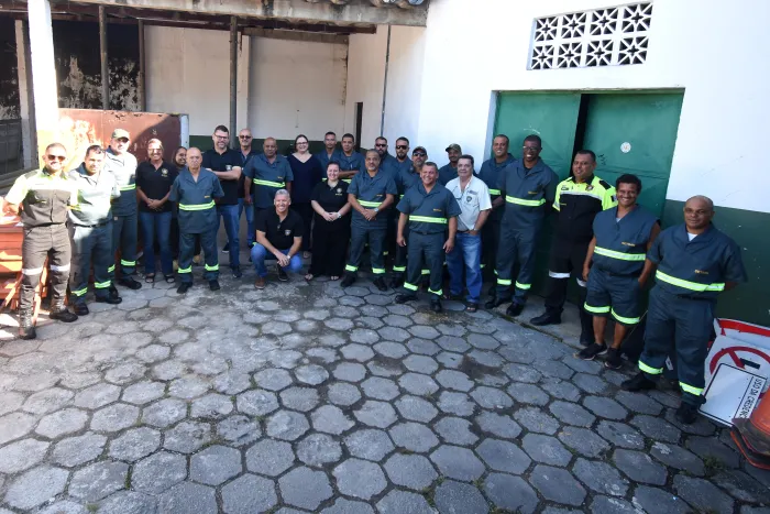 PG entrega novos uniformes para equipe de engenharia de tráfego e divisão semafórica