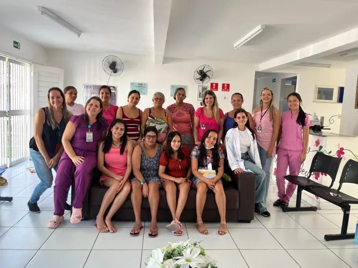 Prefeitura realiza roda de conversa sobre aleitamento materno para mulheres acolhidas na Casa Mãe Bebê