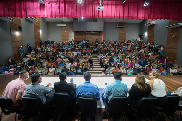 Pela primeira vez, prefeito de Porto Velho concede revisão geral salarial para servidores e a implantação do piso do magistério no primeiro ano de mandato
