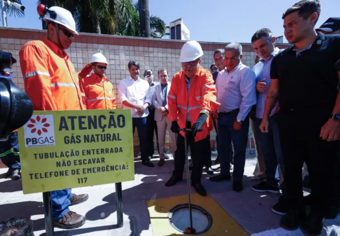 João Azevêdo entrega gasoduto de Cabedelo para atender indústrias, residências, comércios e Porto