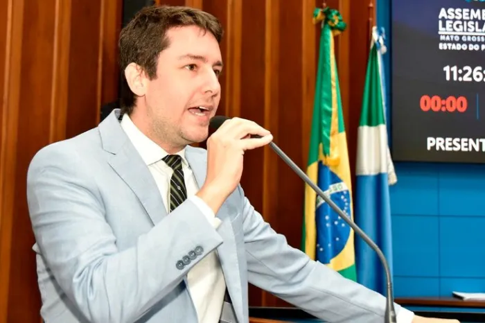 Deputado defende na tribuna informações sobre renúncia fiscal do Estado
