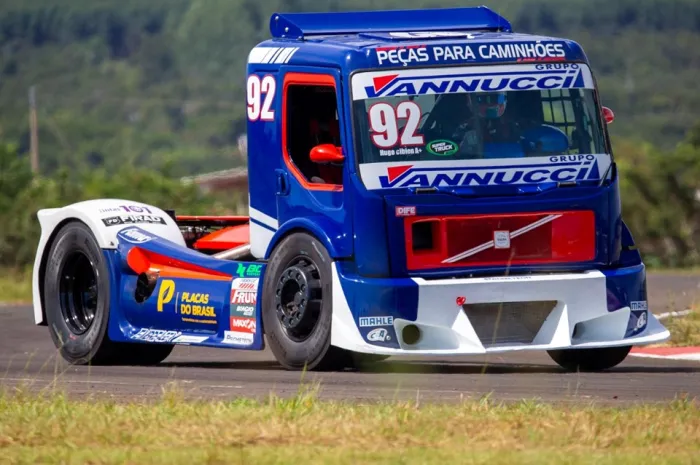 Hugo Cibien disputa segunda etapa da Copa Truck em Londrina (PR)