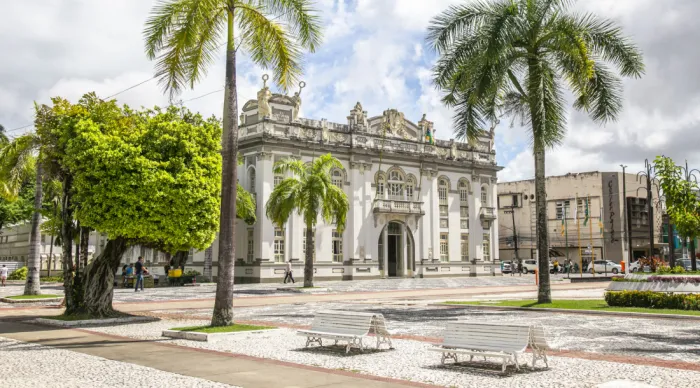 Palácio Museu Olímpio Campos recebe exposição ‘Tototós’ com cianótipos de Michel de Oliveira
