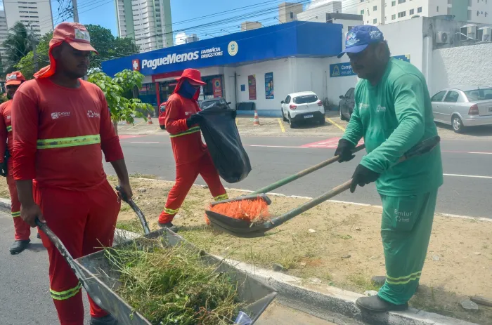 Emlur realiza ações de limpeza em diversos bairros de João Pessoa nesta quinta